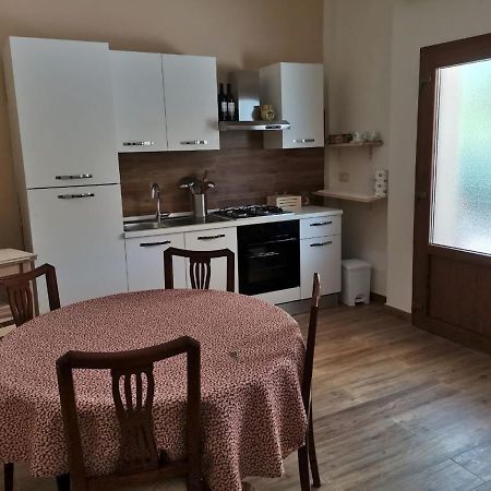 Al Centesimo Chilometro - Ristoro Del Pellegrino Hostel Montefiascone Bagian luar foto